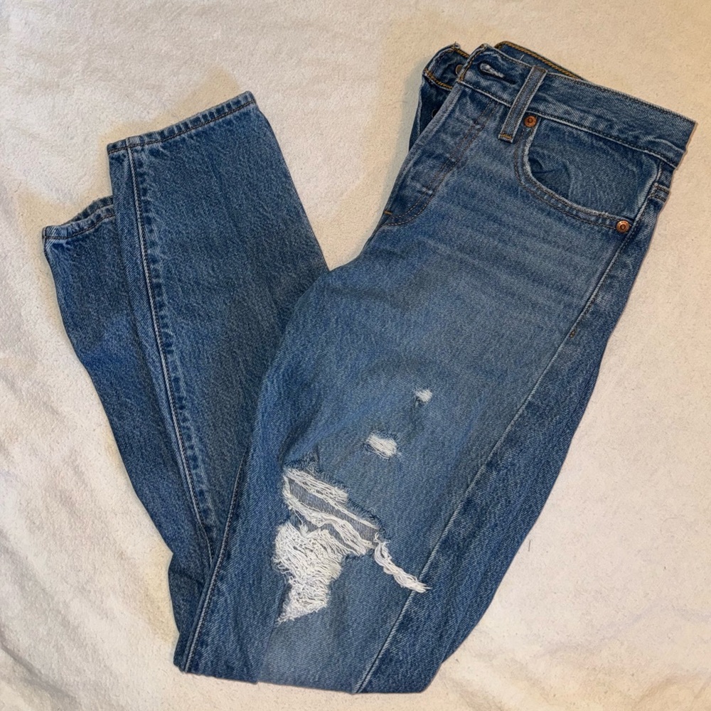 Levi's Women's Straight Leg Blue Jeans